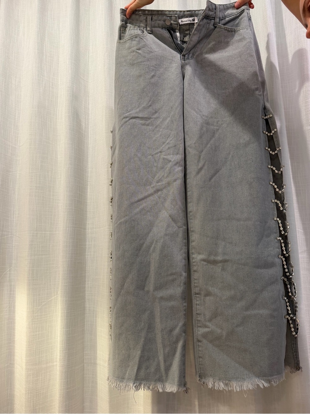 Women’s Gray Wide-Leg Jeans with Side Pearl Lace-Up